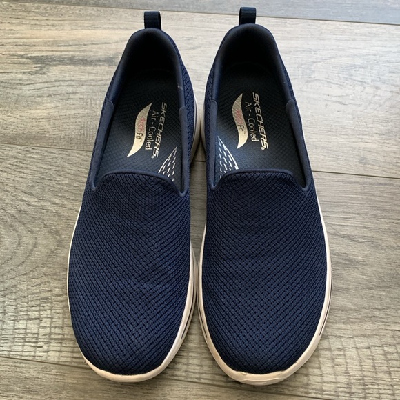 Sketchers slip-ons - Picture 2 of 5